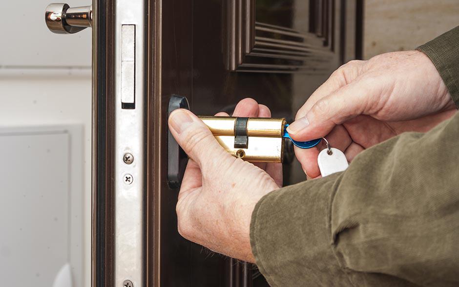 changer une serrure de porte Ris-Orangis