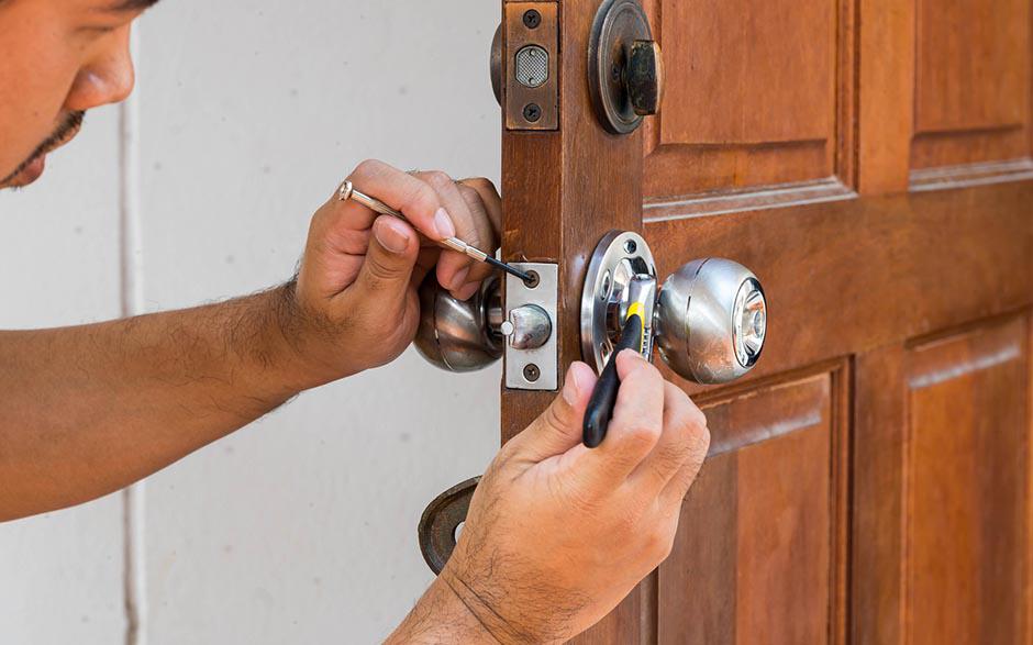 changer une serrure de porte Ris-Orangis