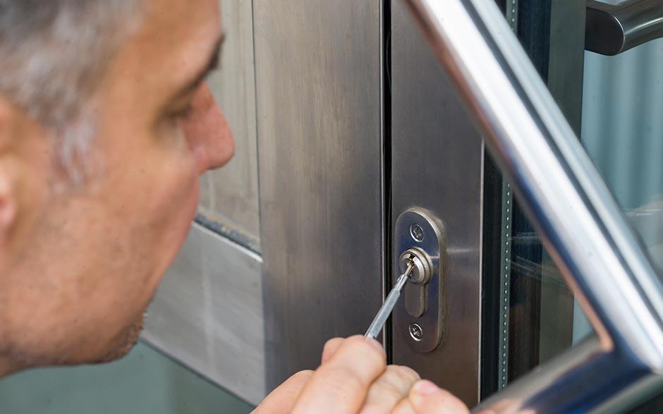 changer une serrure de porte Ris-Orangis